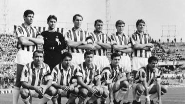 Formazione della Juventus schierata prima di una partita di campionato, 1967